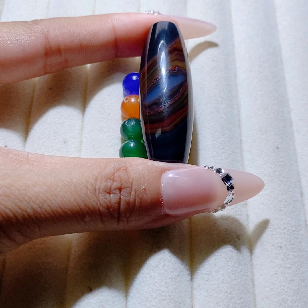 海***空玛瑙/玉髓颈饰未镶嵌