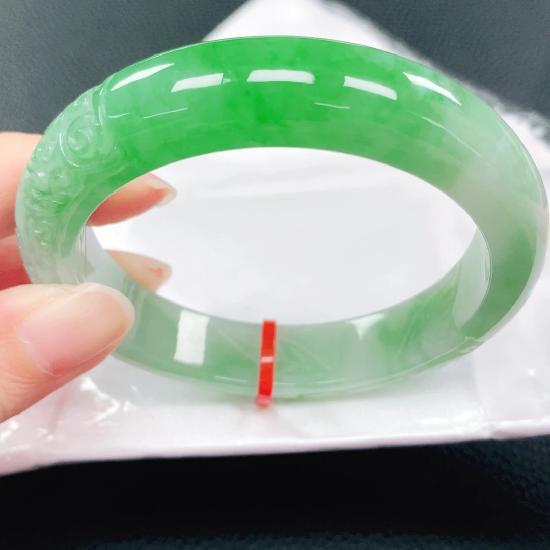 翡翠未镶嵌手镯57圈