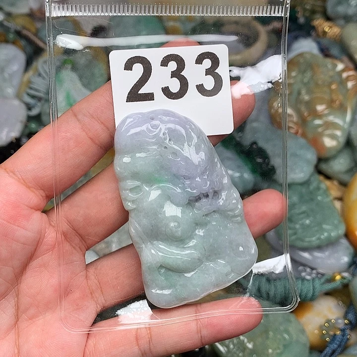 翡翠未镶嵌颈饰一***卷翡翠