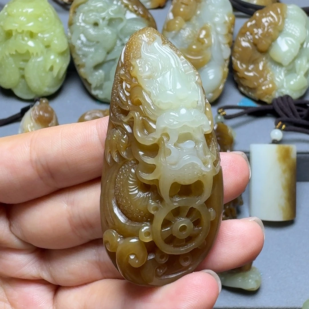 颈饰未镶嵌和田玉