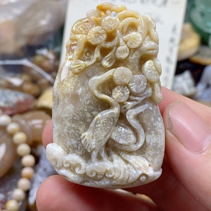 硅化珊瑚（珊瑚玉）未镶嵌颈饰