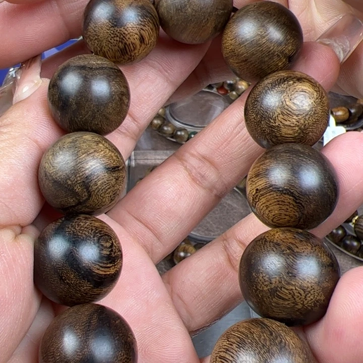 蓝***点沉香手串越南芽庄白棋虎纹瘤疤