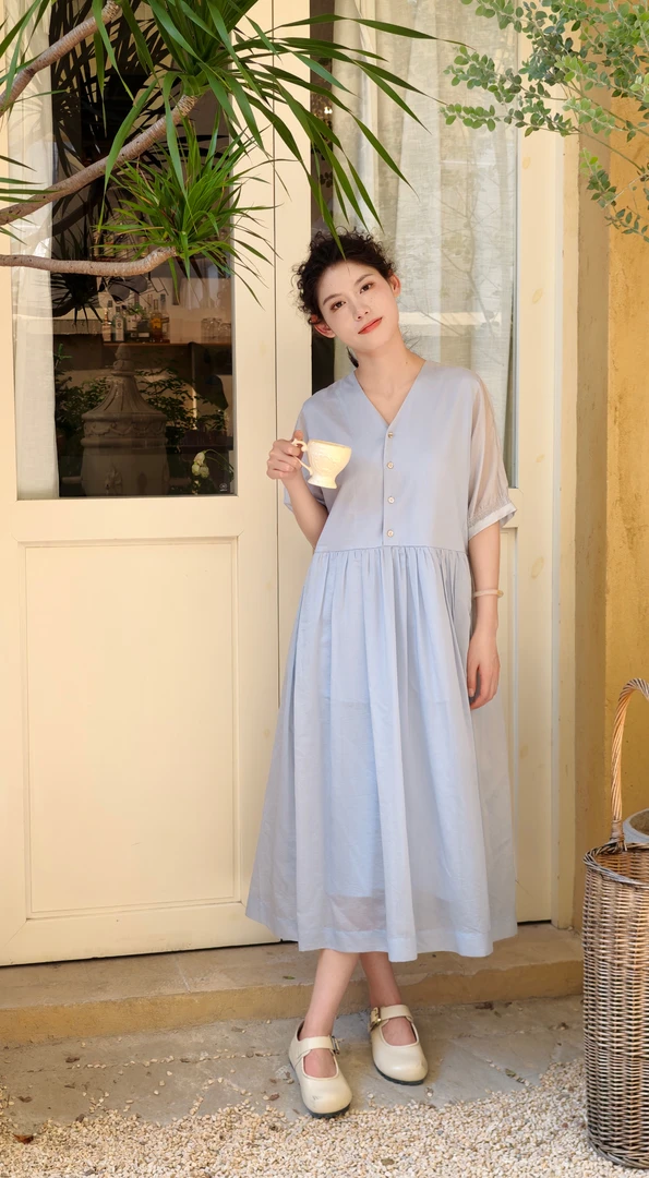 夏装新品文艺V领连衣裙D155321