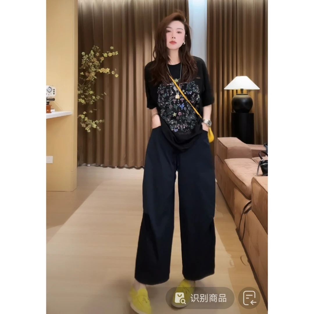 月月不吃鱼2025春款小众设计极简风小蜜蜂T恤上衣 2503C1284