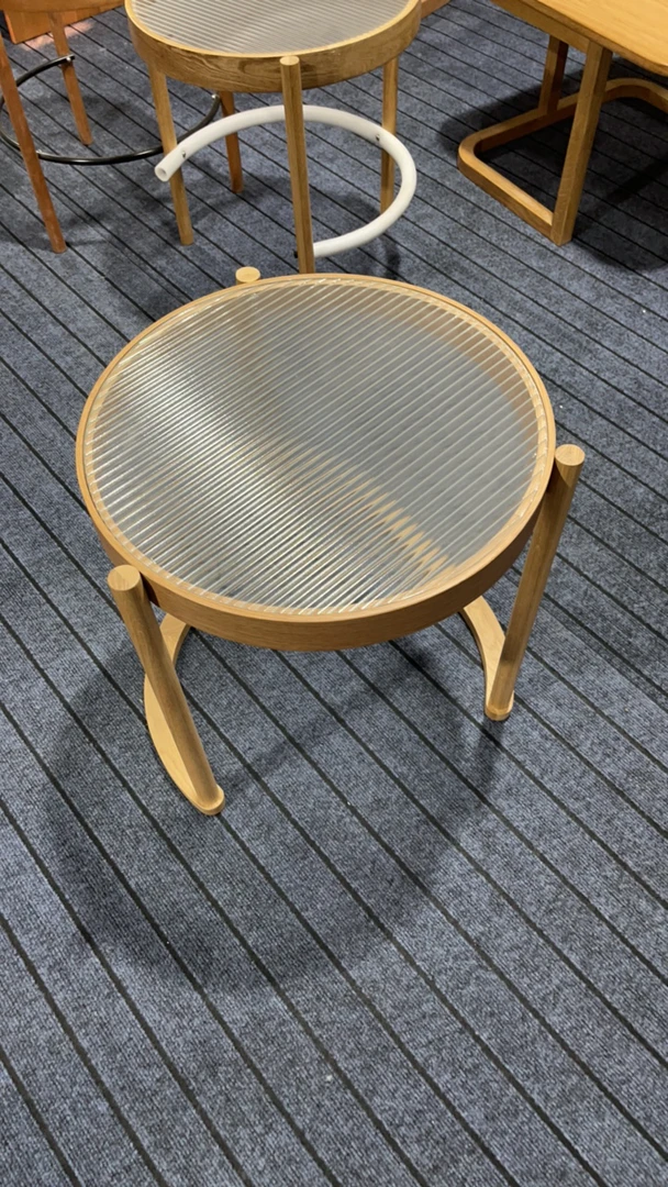 波漾茶几小圆 橡木 53*53*55 包送不包装