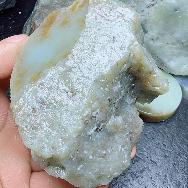 未镶嵌和田玉（糖玉）珠宝奇石