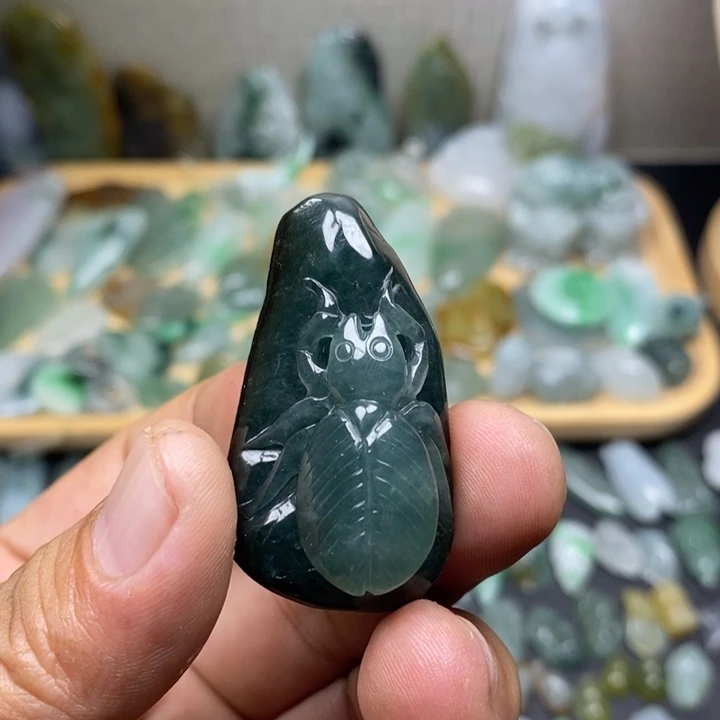 颈饰未镶嵌翡翠狼蛛