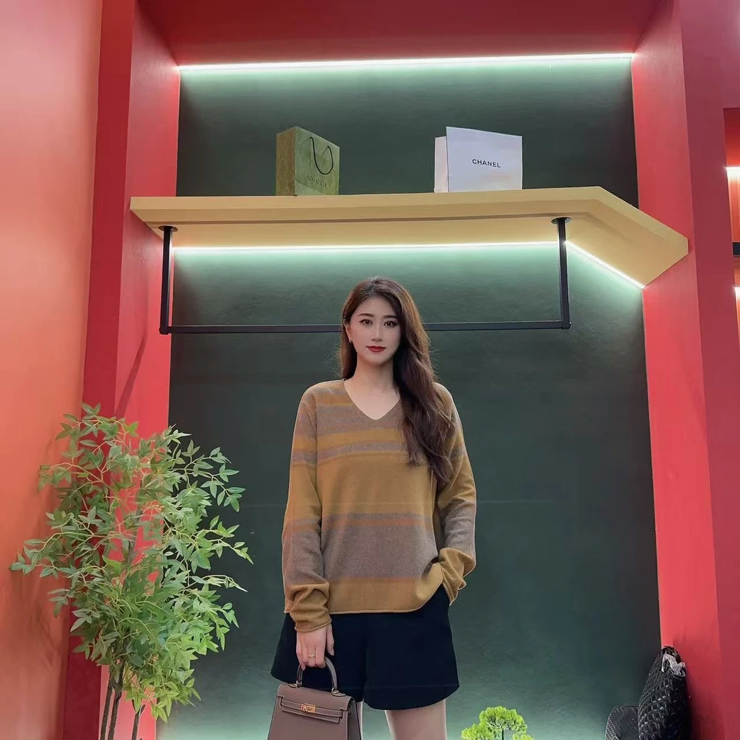 3007多金大码气质减龄长袖秋冬季新款上衣女装设计感女