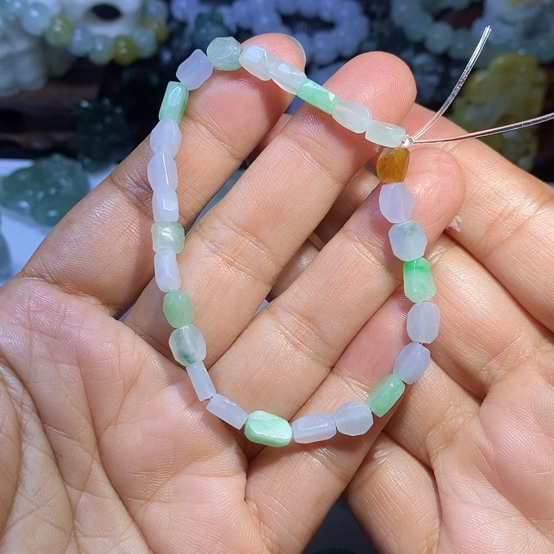 定制翡翠未镶嵌手串