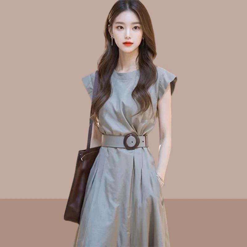 设计感纯色长裙子连衣裙轻奢风短袖女2025年夏季新款法式收腰显瘦