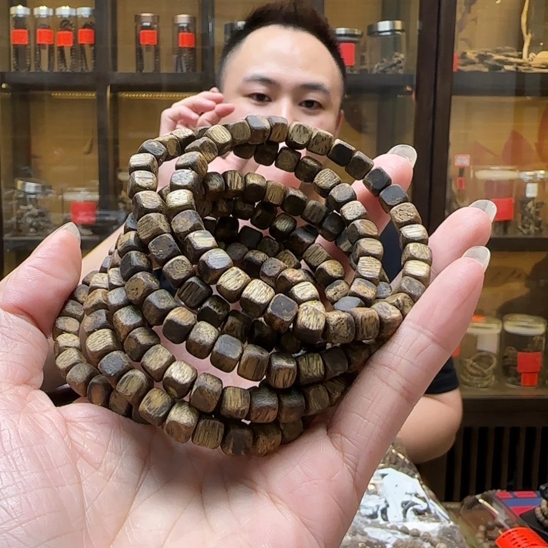 沉香碎屑沉香方珠5g 随机发一串