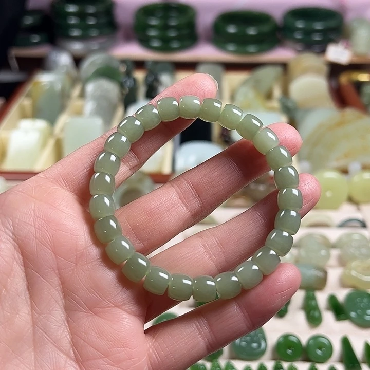 和田玉（糖玉）未镶嵌颈饰