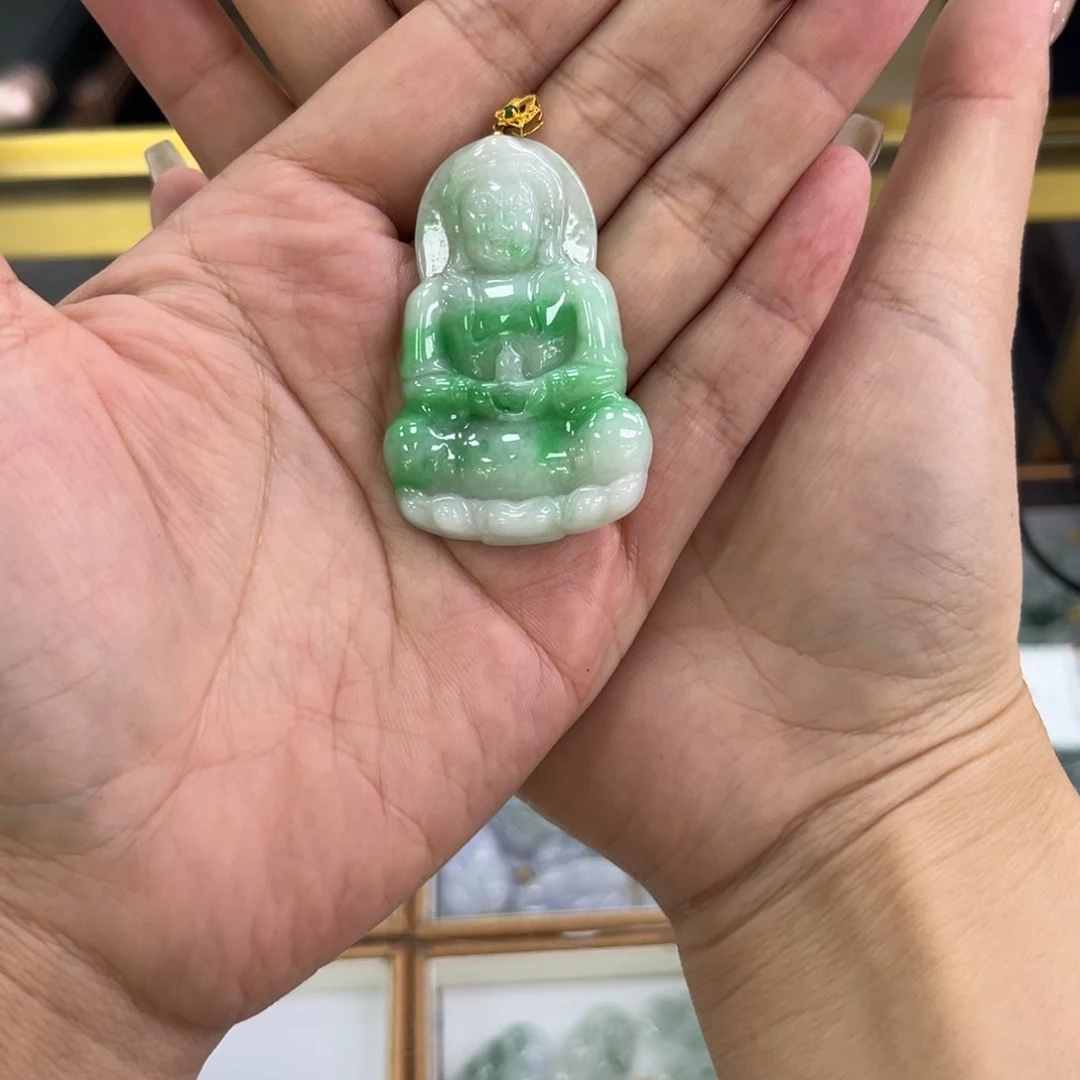 翡翠18K金镶嵌颈饰翡翠观音