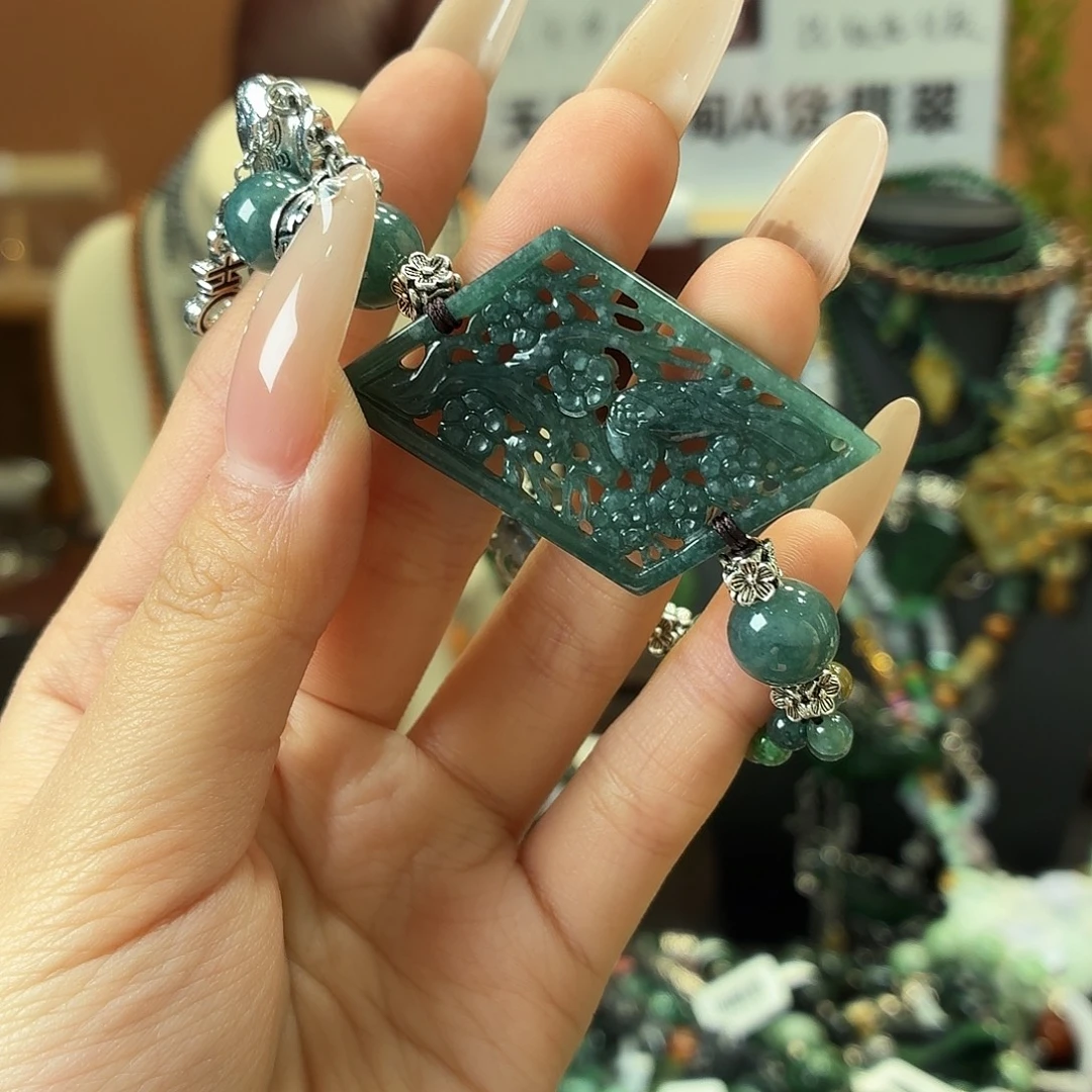 翡翠未镶嵌耳饰手串