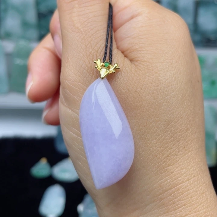 颈饰18K金镶嵌翡翠福瓜