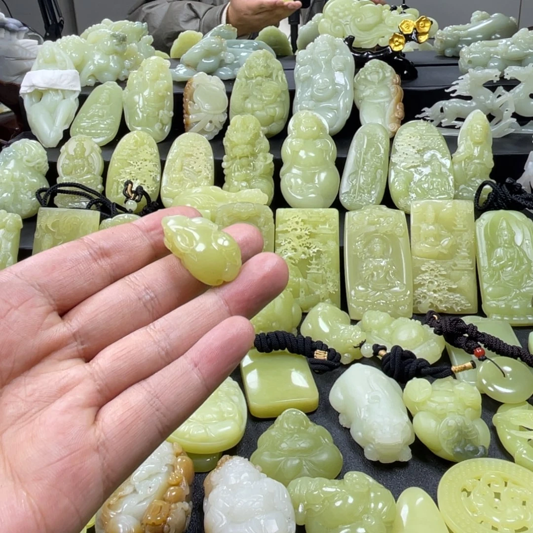 和田玉（糖玉）未镶嵌颈饰