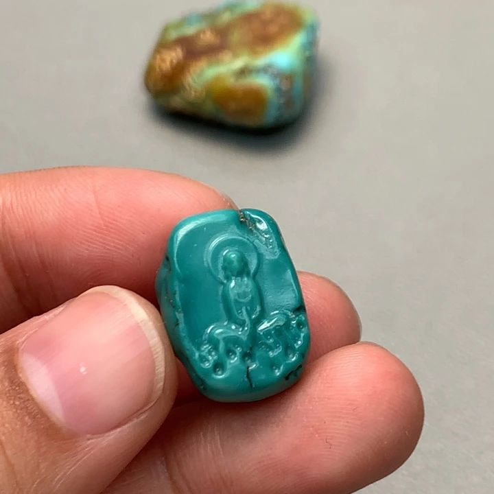 绿松石未镶嵌颈饰