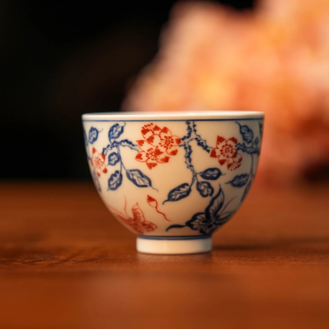 【中国工艺】青花釉里红蝶恋花主人杯（JD073）