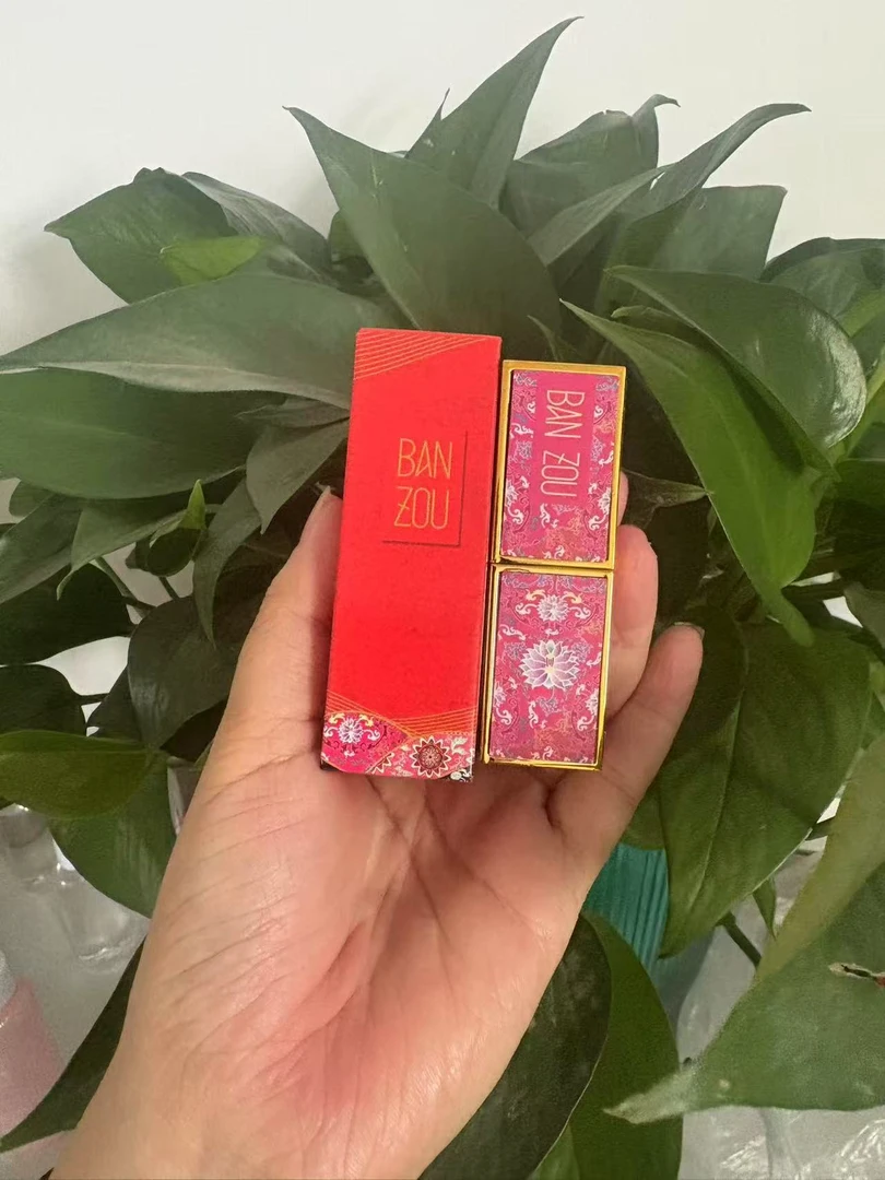 国风雕花口红保湿润泽不易脱色温柔奶茶豆沙色显白