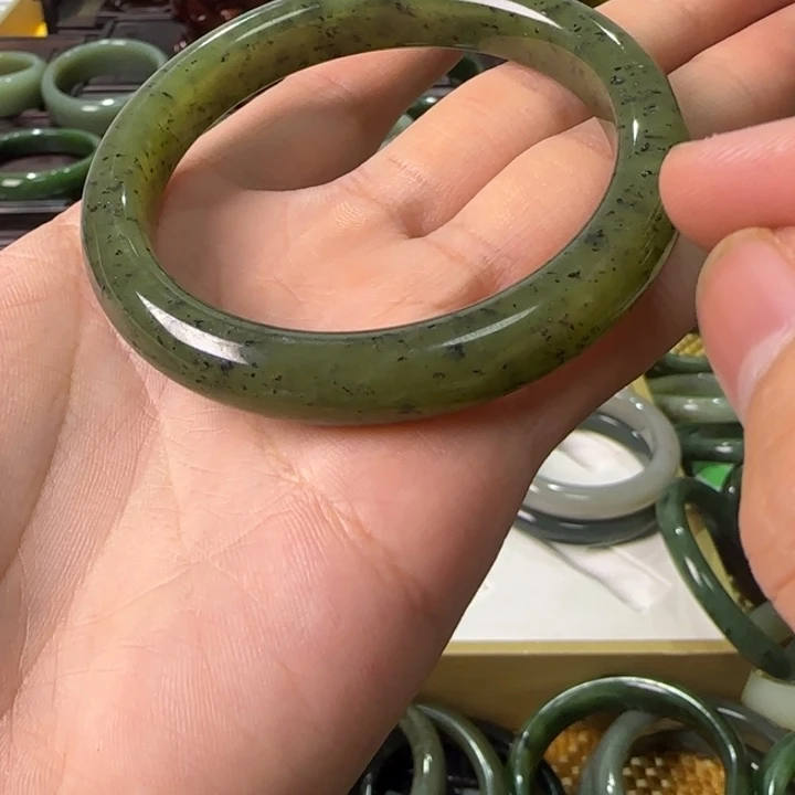 蓝***-和田玉未镶嵌手镯