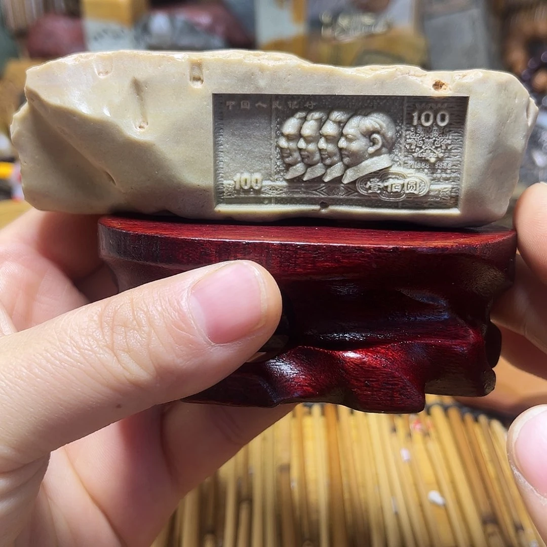 新疆原石雕刻手把件