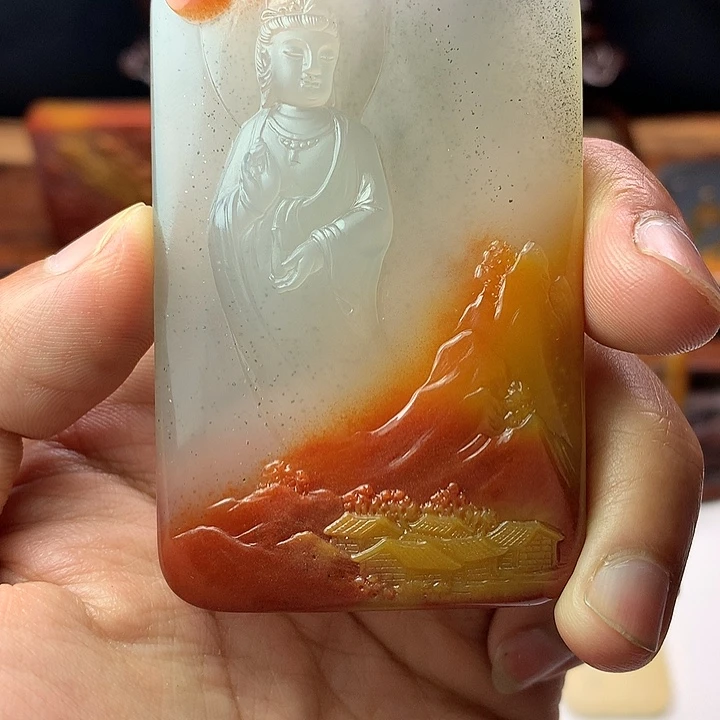 石英质玉（黄龙玉）未镶嵌颈饰