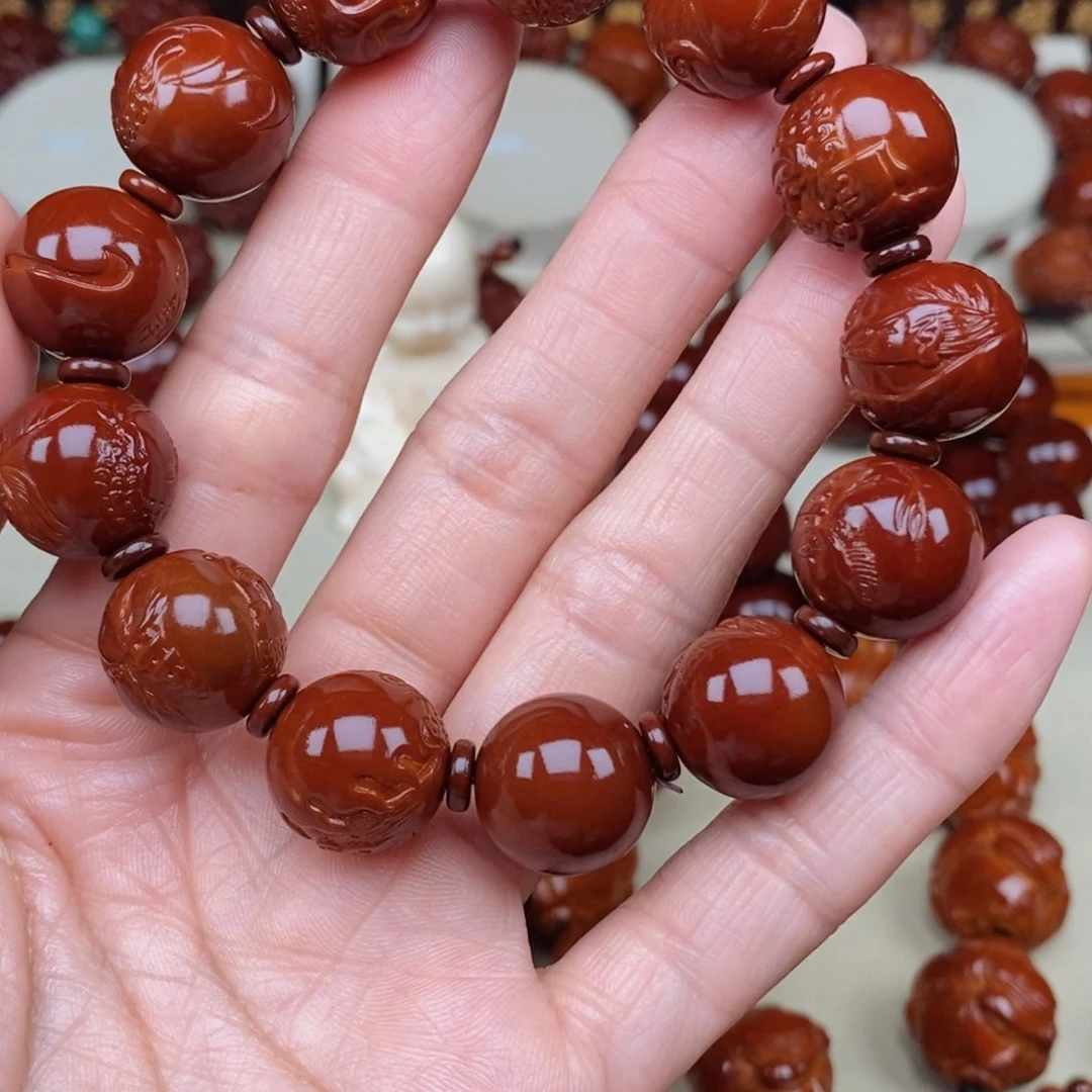 橄榄核吊坠꧄****一念之间