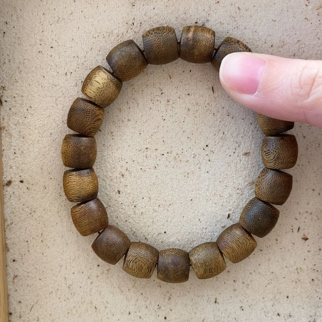 沉香手串卡11单圈鼓珠10克➕