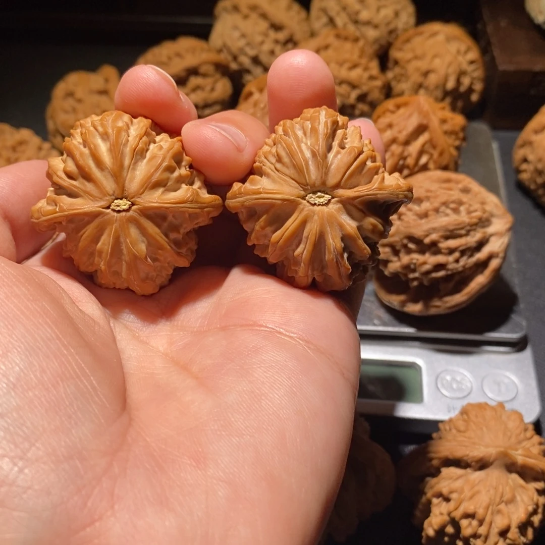 文玩核桃吊坠朱****.山地磨