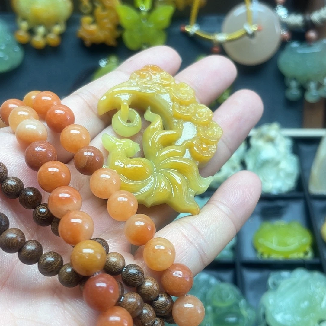 蛇纹石玉未镶嵌颈饰