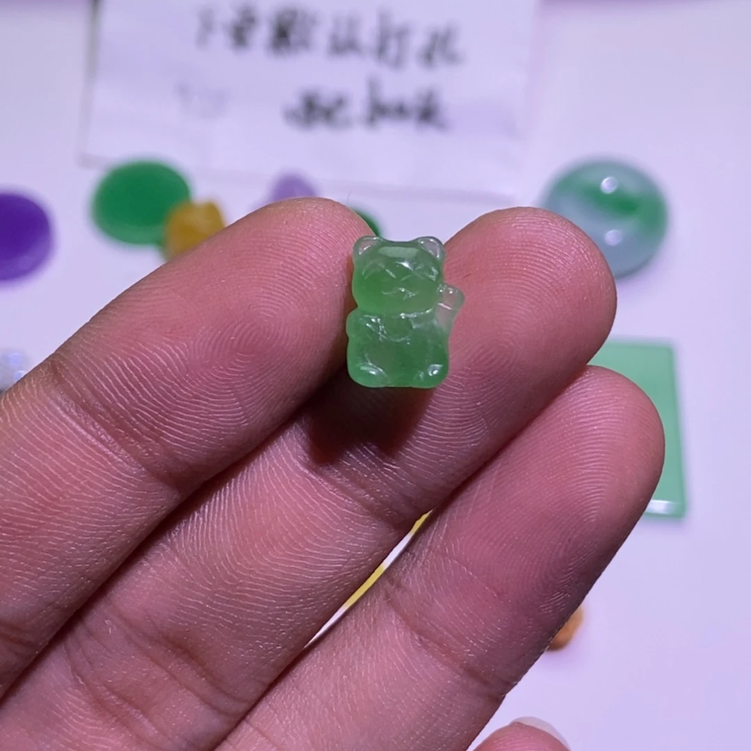 翡翠未镶嵌颈饰吊坠