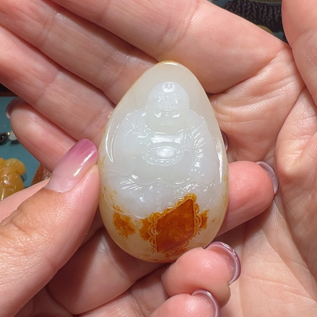 颈饰未镶嵌和田玉老***?