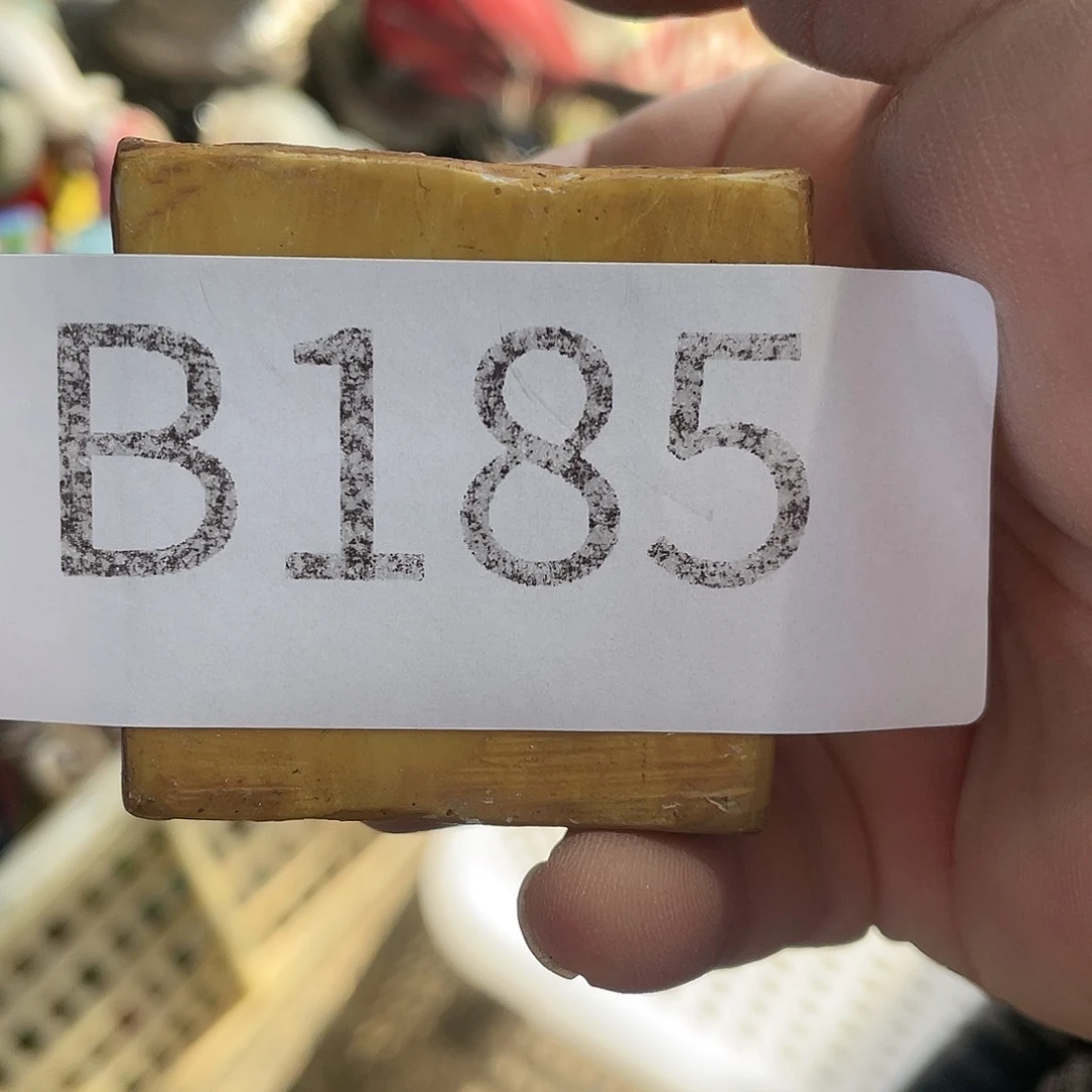 摆件?****添微瑕疵瓷，介意勿拍！