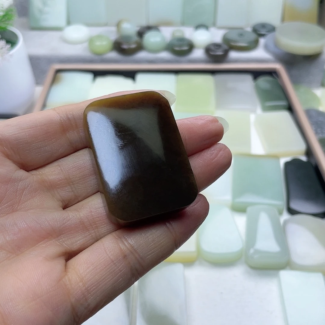 和田玉未镶嵌颈饰你*谁