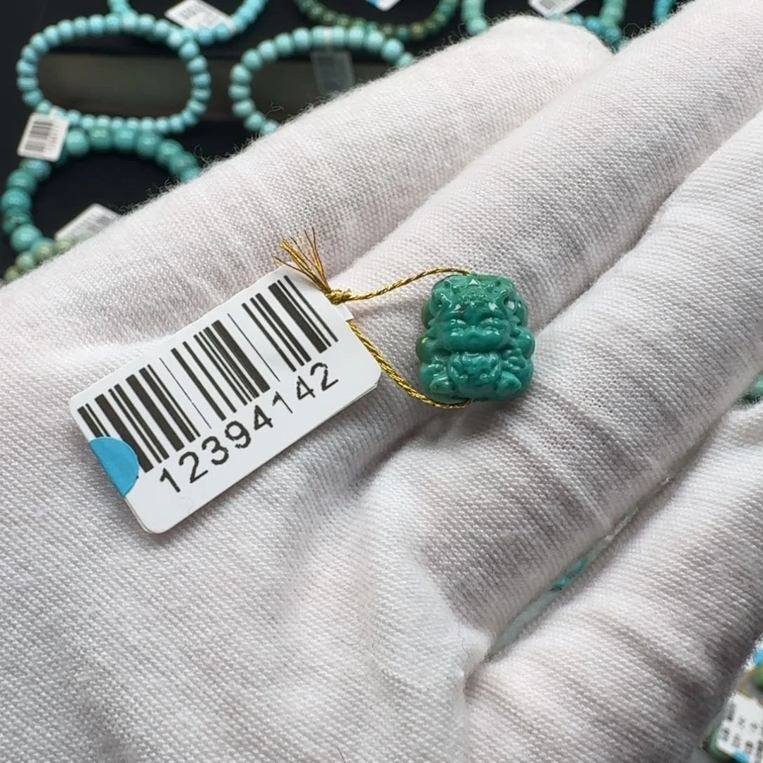 绿松石未镶嵌挂件