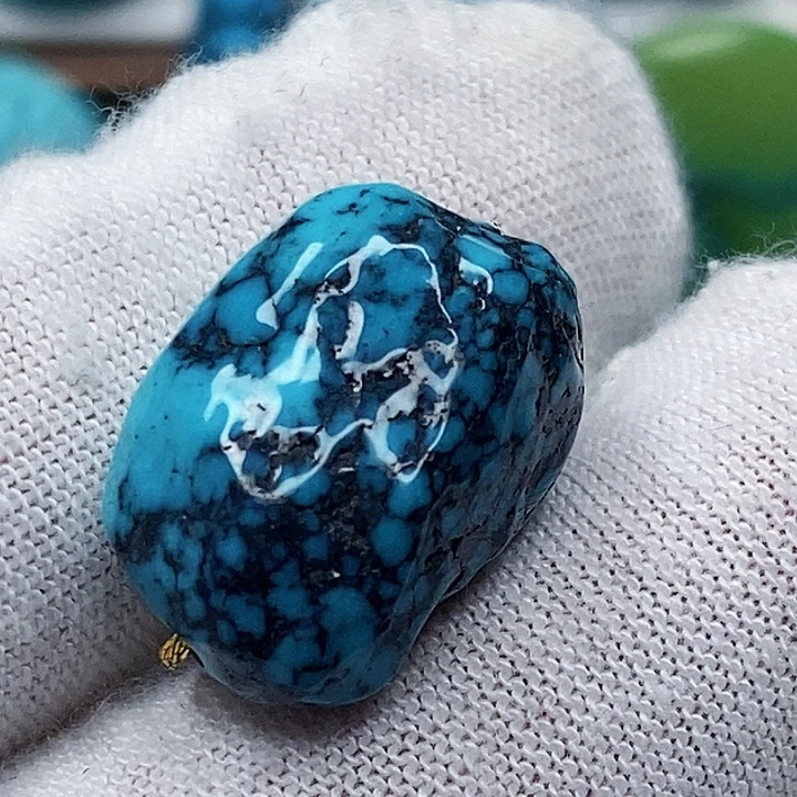 绿松石未镶嵌珠宝奇石