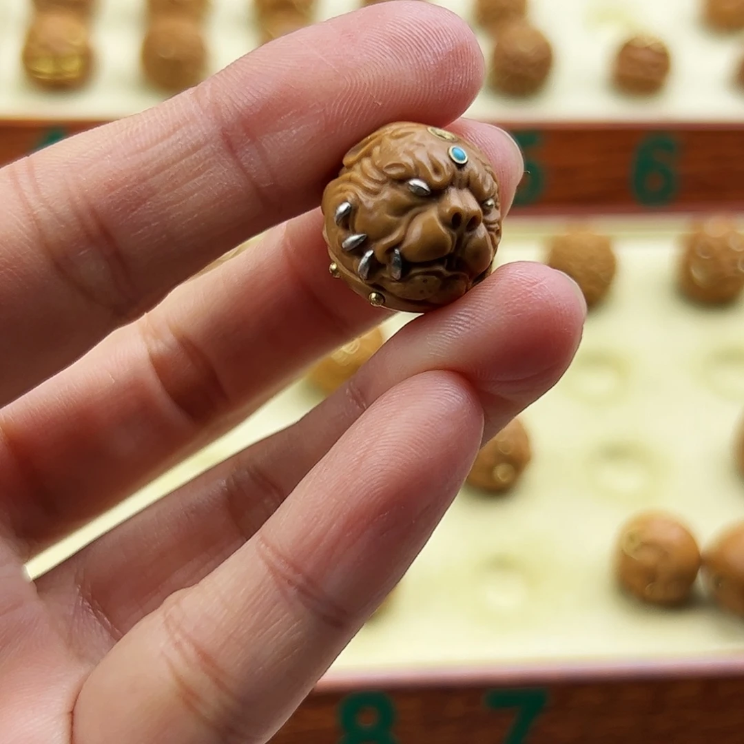 猴头核桃把件阴阳狗