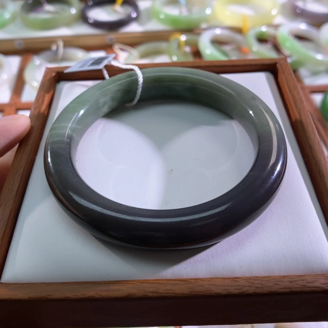【闪购商品】未镶嵌手镯和田玉