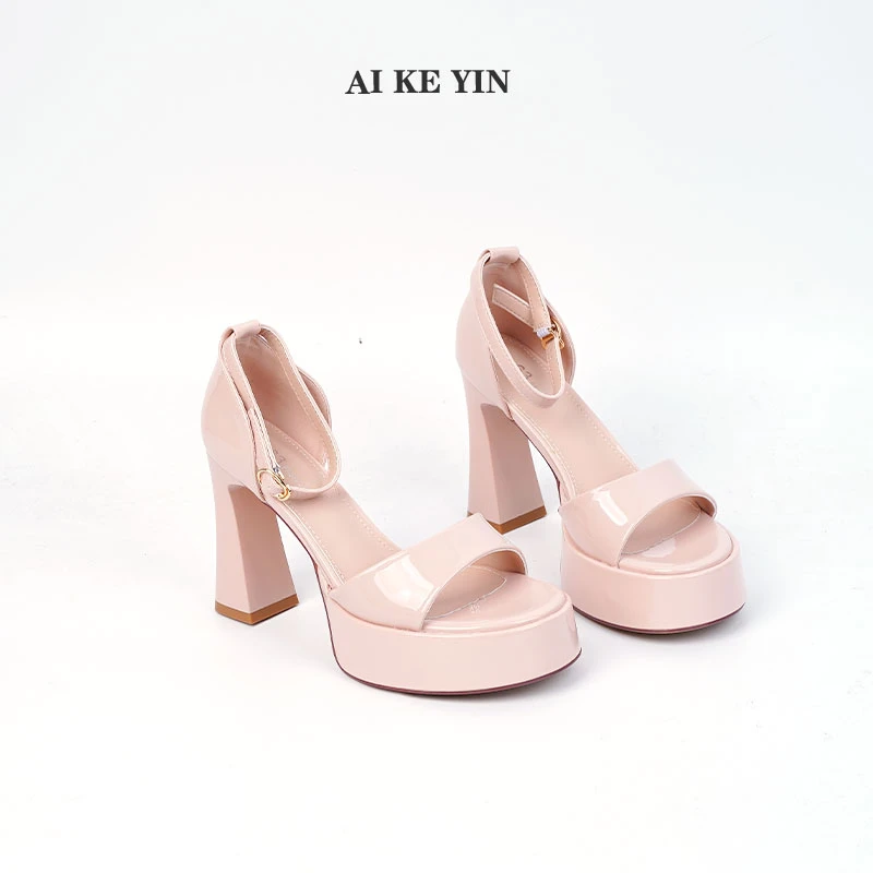 【艾珂茵】夏季新款圆头防水台一字带方根高跟鞋亮面凉鞋气质百搭