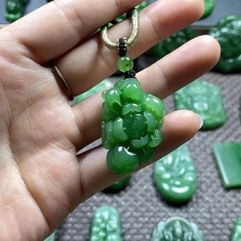 【闪购商品】颈饰未镶嵌和田玉