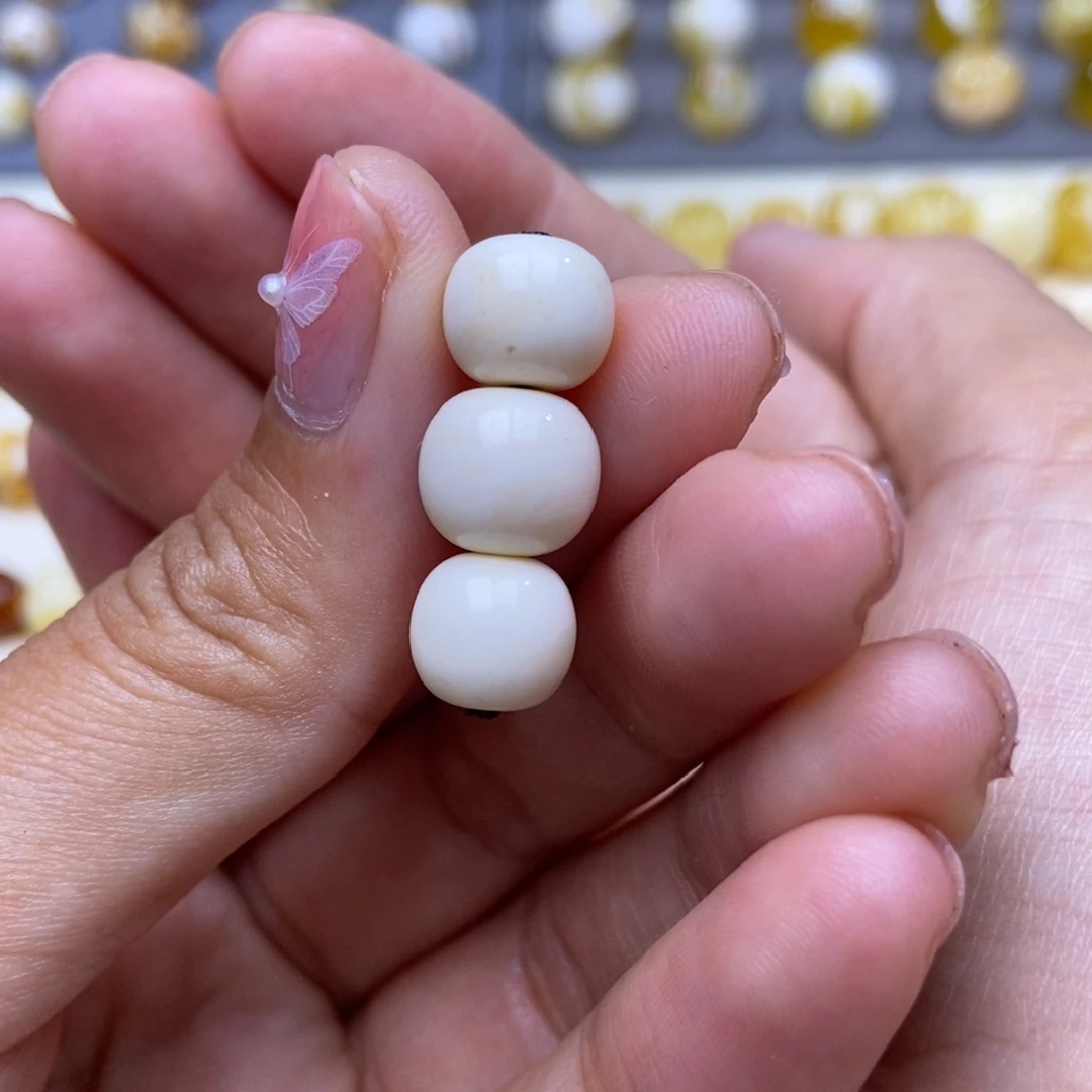 琥珀珠宝奇石未镶嵌有花粉