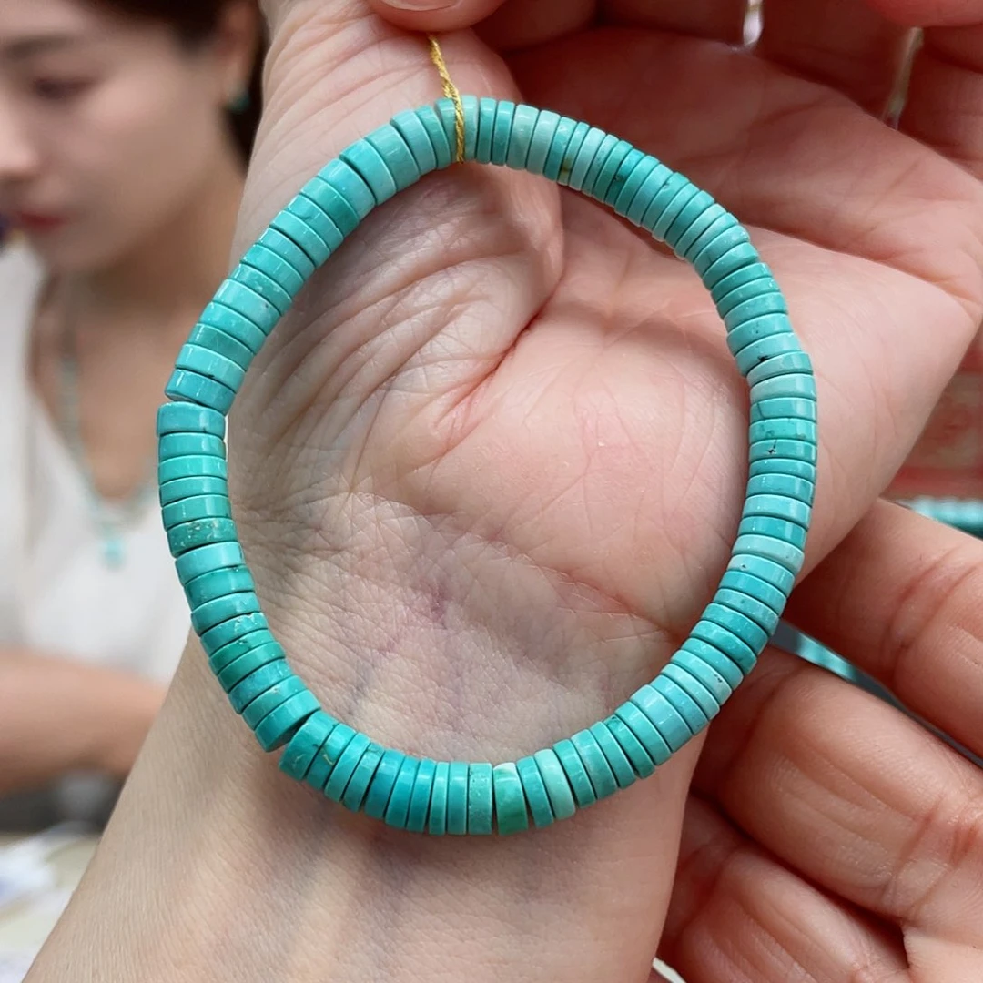 绿松石颈饰未镶嵌