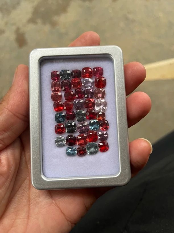 尖晶石裸石未镶嵌专向连接