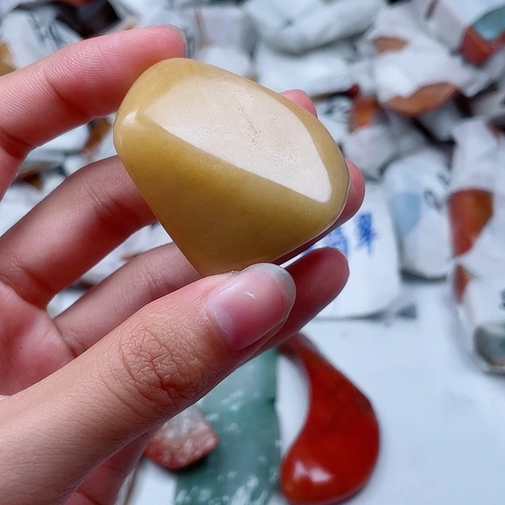 柒***后颈饰未镶嵌翡翠翡翠