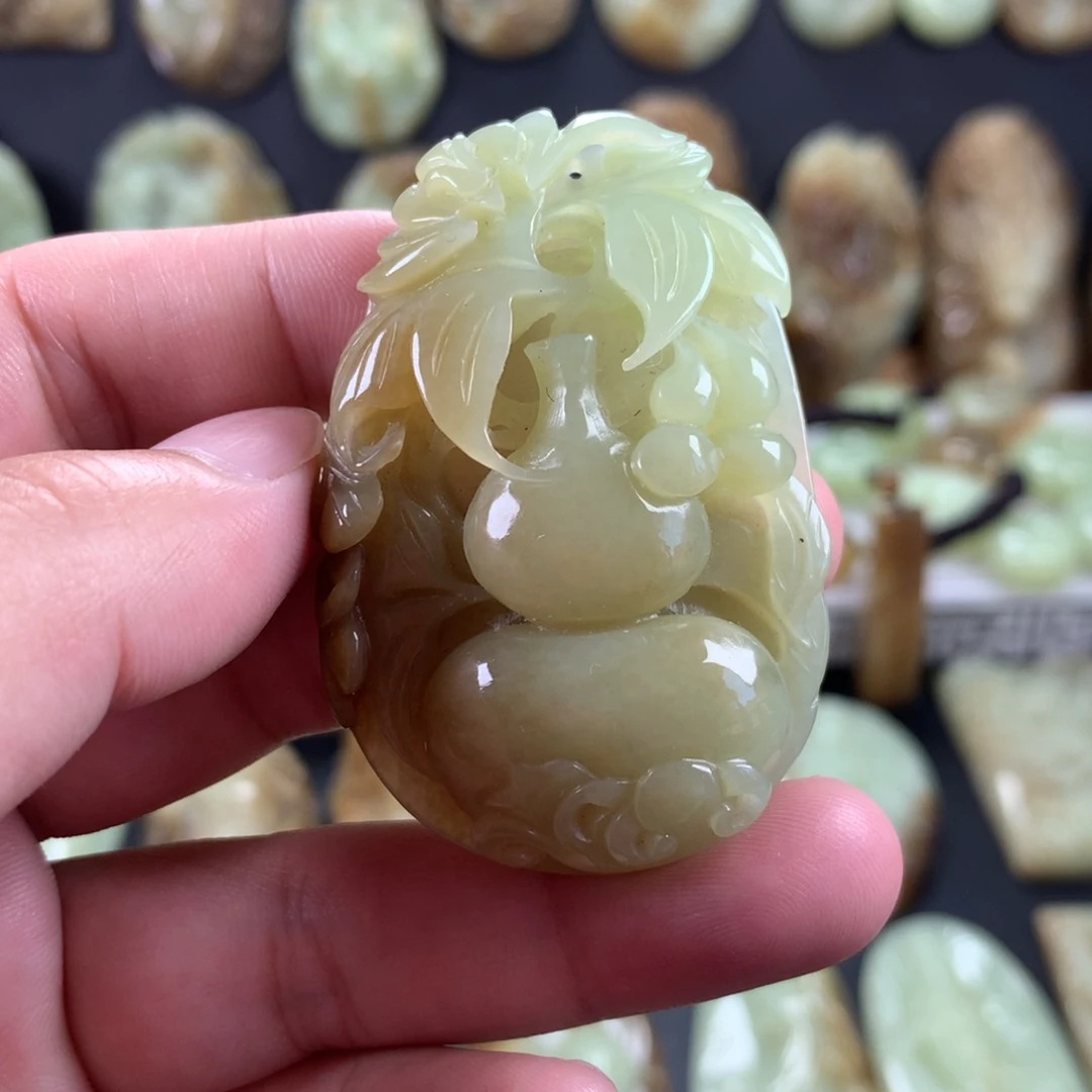 和田玉未镶嵌挂件