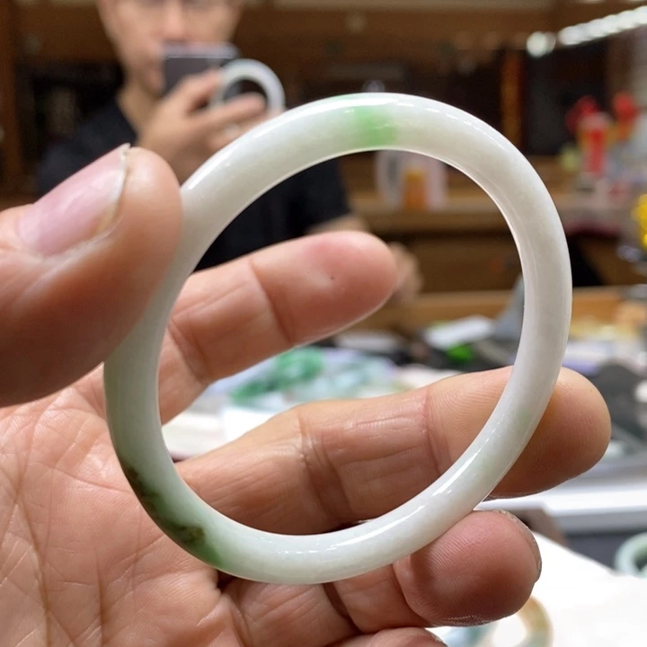 翡翠未镶嵌手镯翡翠手镯50-52，卡6 +