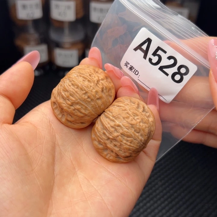 文玩核桃吊坠铁锤38