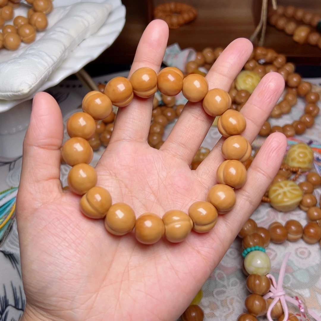 猴头核桃吊坠屁桃手串