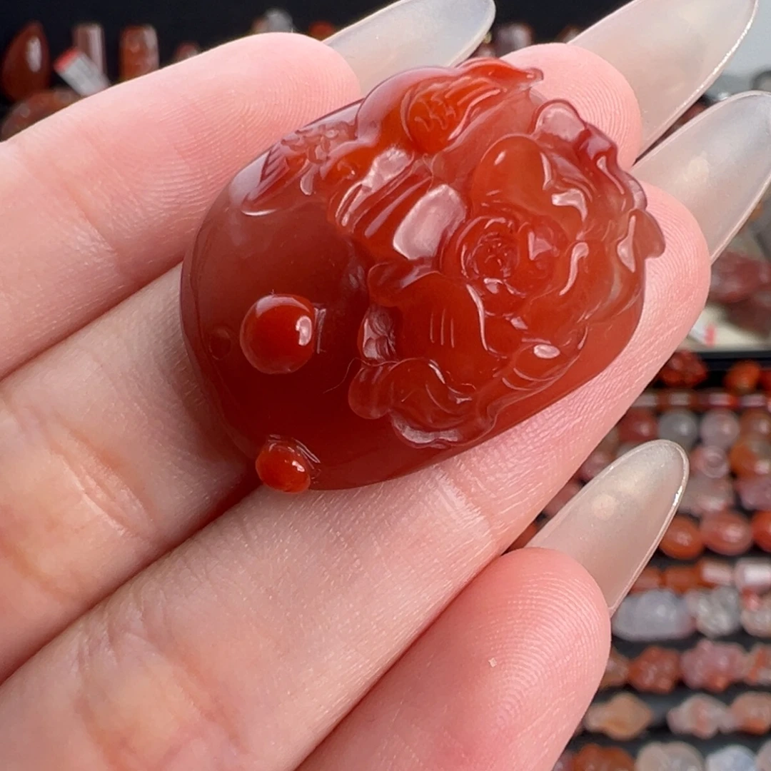 南红玛瑙未镶嵌颈饰喜上眉梢