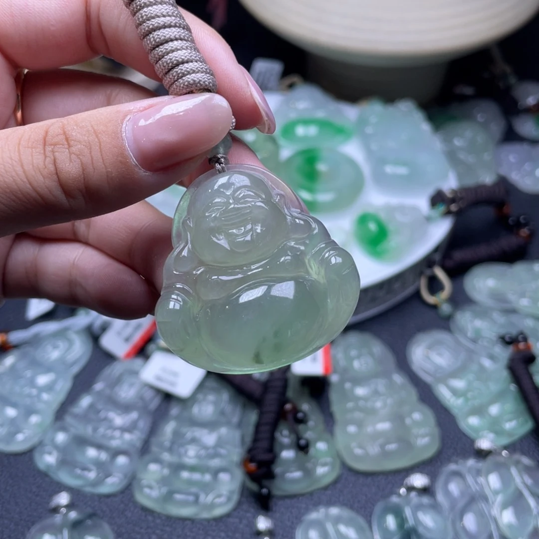 颈饰未镶嵌翡翠